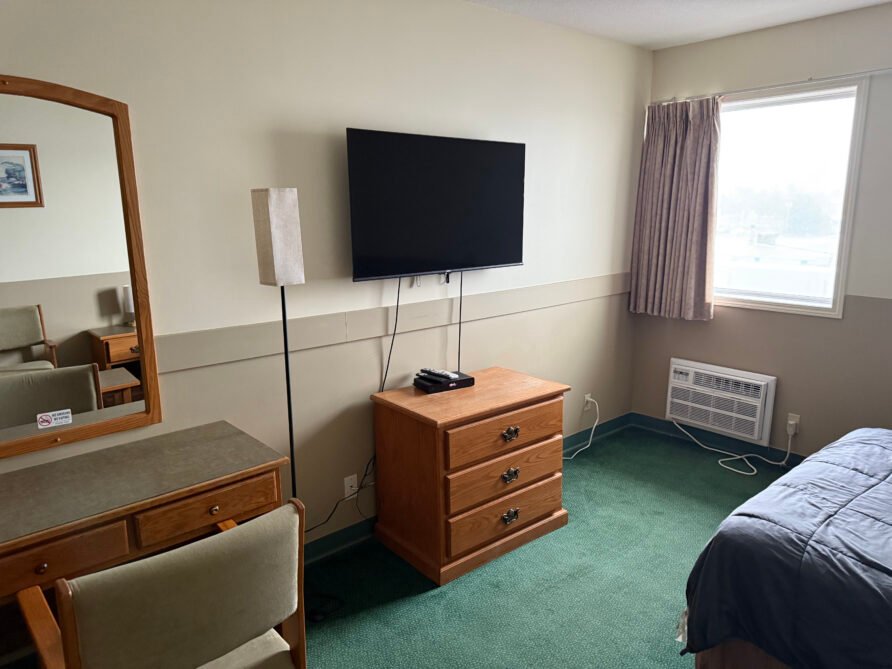 Deluxe Queen Suite